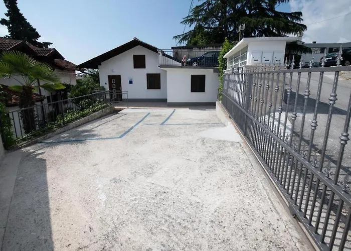 Apartament Tasha's *
